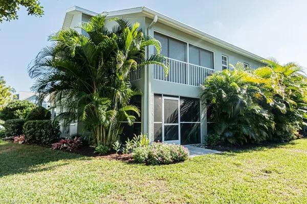 $4,000 | 2132 Tama Circle, Unit 102, Naples, FL 34112