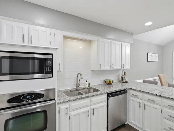 $435,000 | 3109 Emerald Street, Bedford, TX 76021
