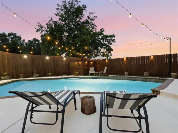 $435,000 | 3109 Emerald Street, Bedford, TX 76021