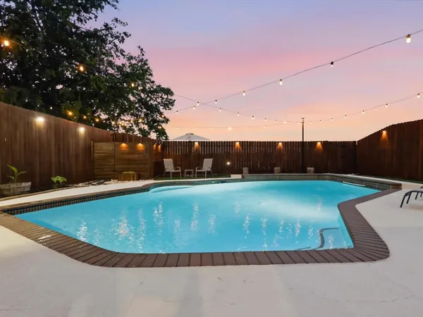 $435,000 | 3109 Emerald Street, Bedford, TX 76021