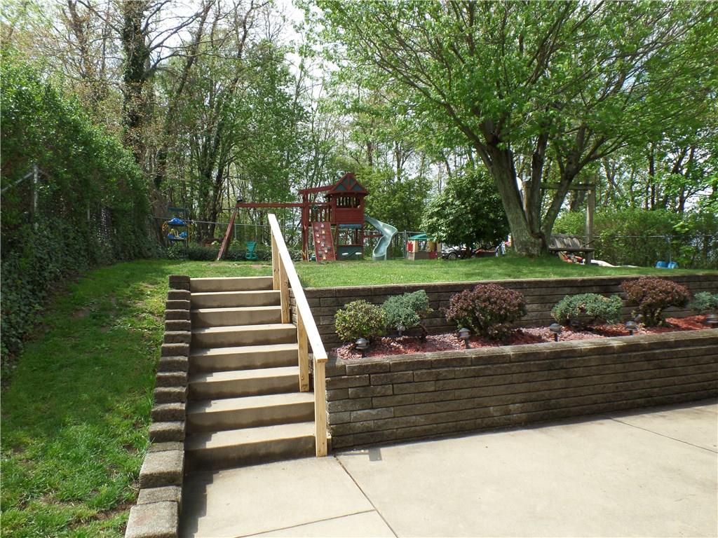 1436 Hamilton Road Castle Shannon, PA 15234 - Photo 2 of 22 Gallery Image 2