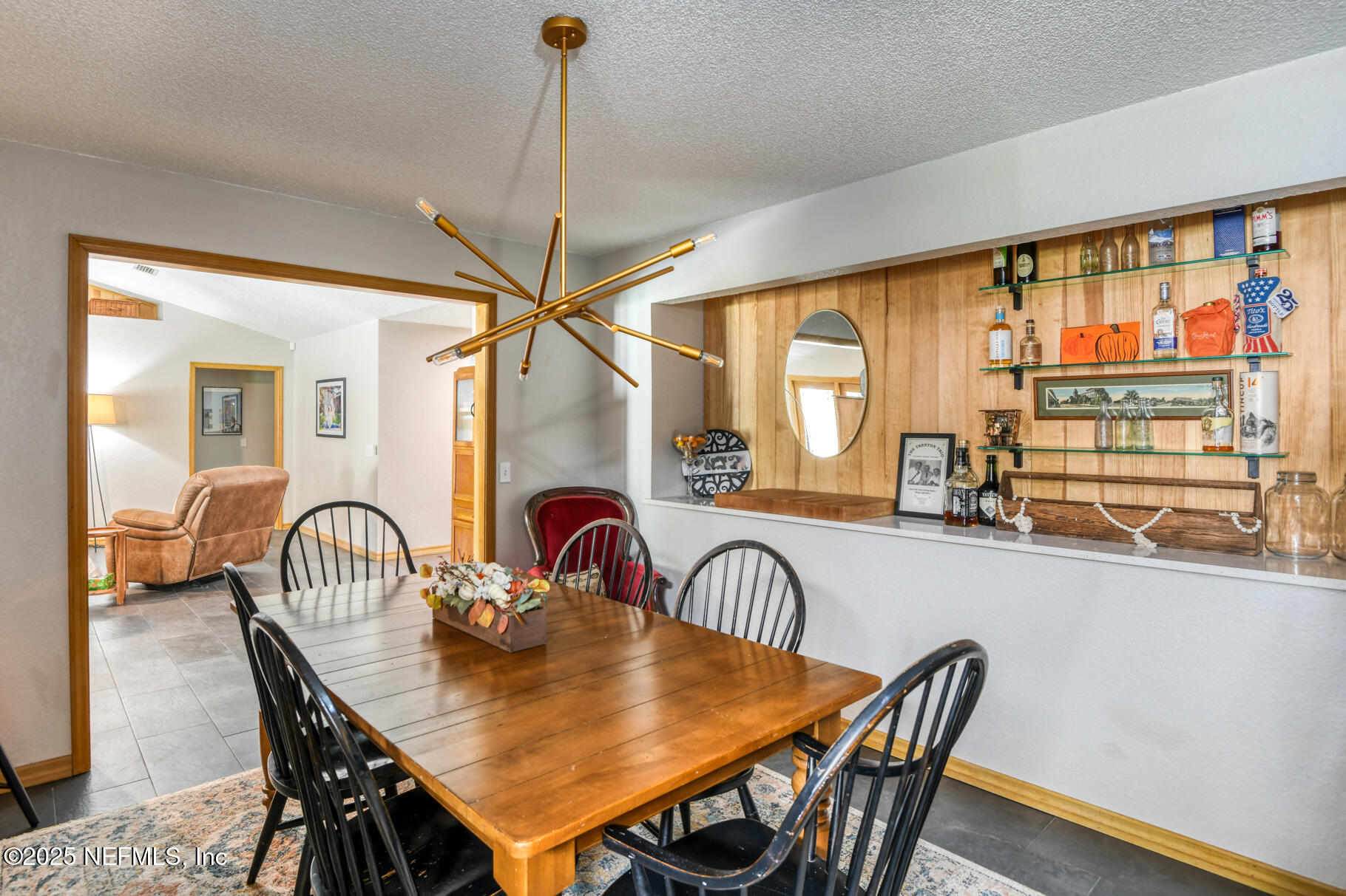 308 Silver Lake Road Palatka, FL 32177 - Photo 17 of 59 Dining room