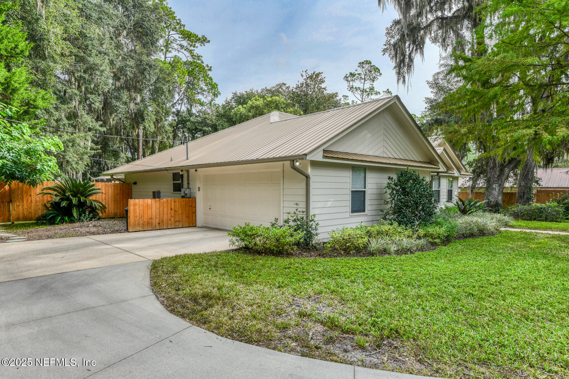 308 Silver Lake Road Palatka, FL 32177 - Photo 45 of 59 side entry garage