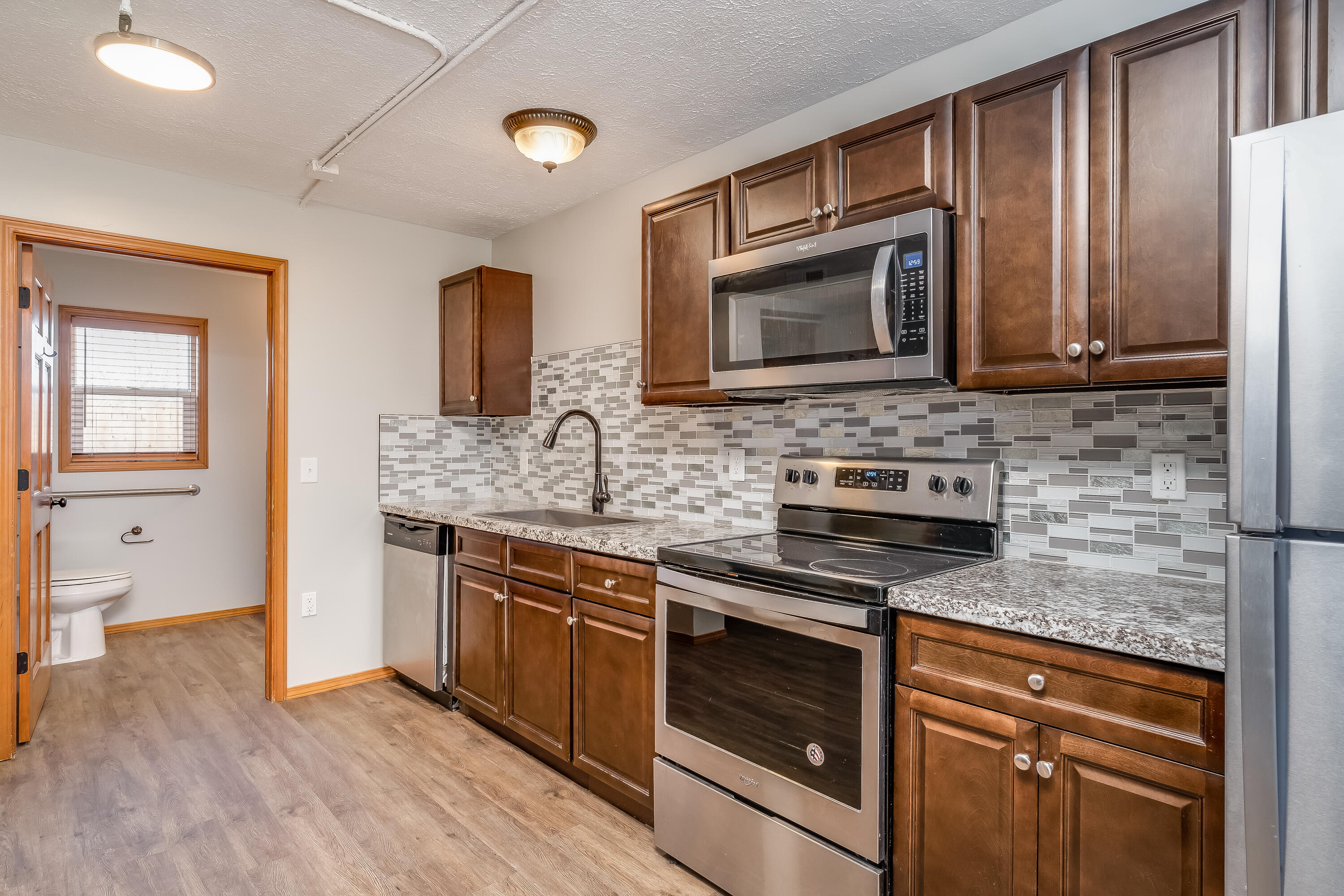 433 West Grand Street, Unit B Springfield, MO 65807 - Photo 6 of 14 433 W Grand St-46