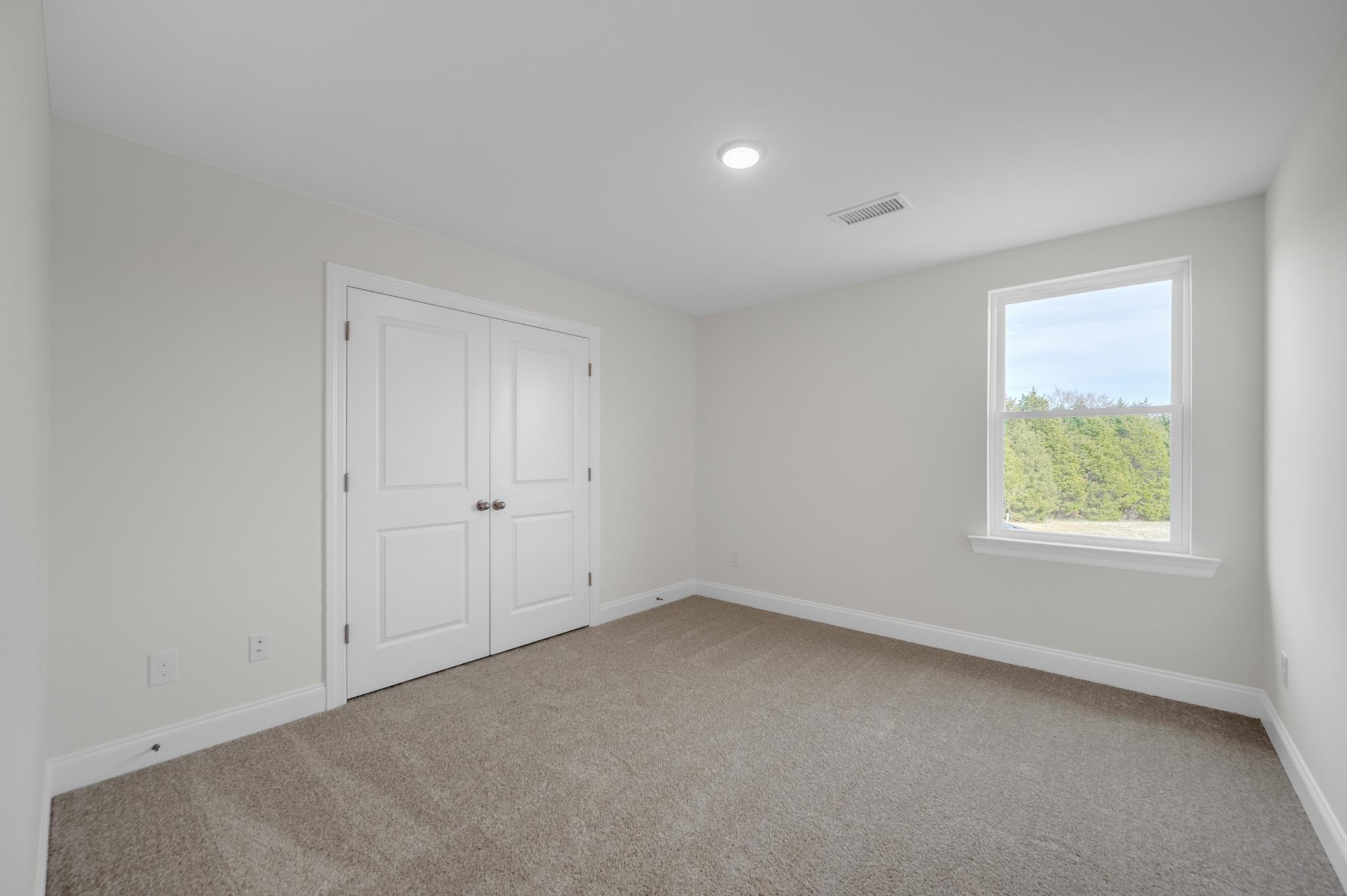 3099 Gwynn Road Lebanon, TN 37090 - Photo 30 of 44 an empty room with a window