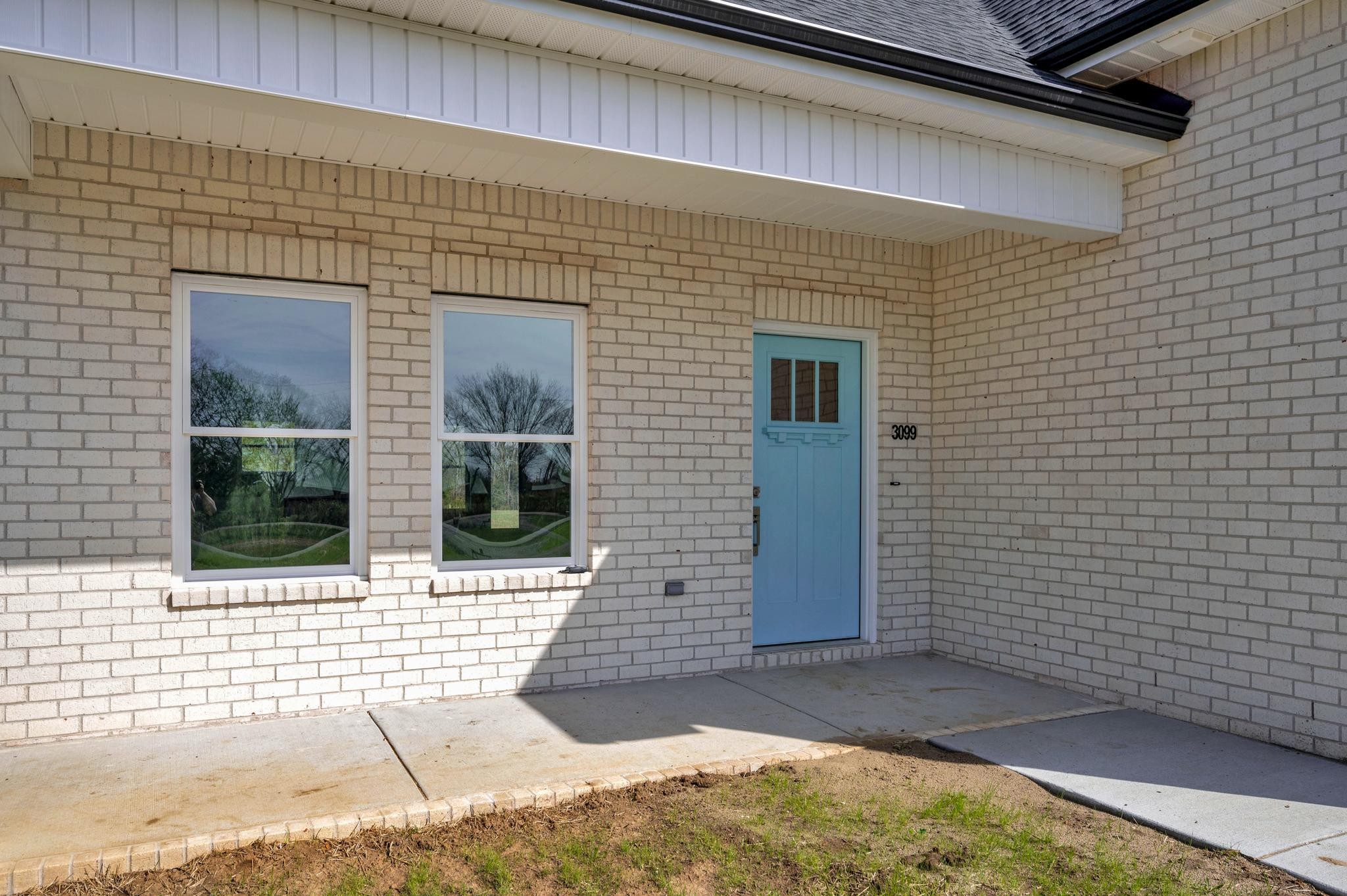 3099 Gwynn Road Lebanon, TN 37090 - Photo 6 of 44 a front view of a house