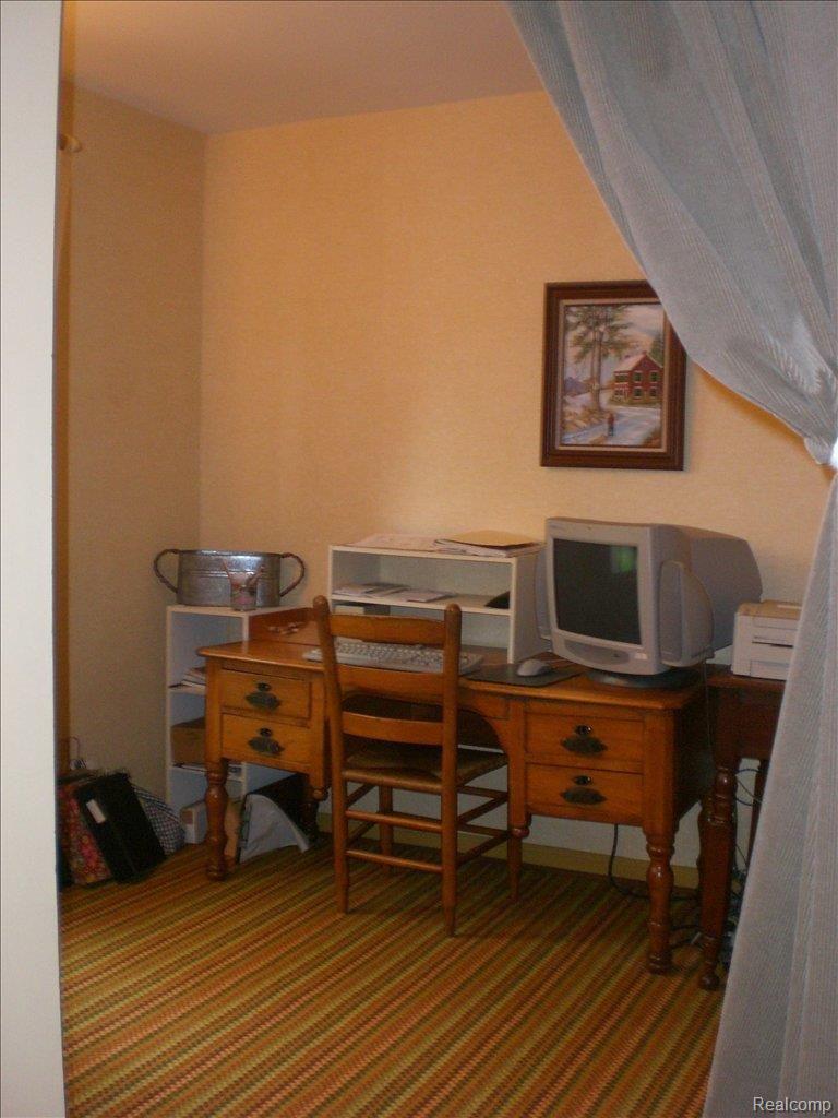3140 Seymour Lake Road Oxford, MI 48371 - Photo 24 of 25 Her Office!
