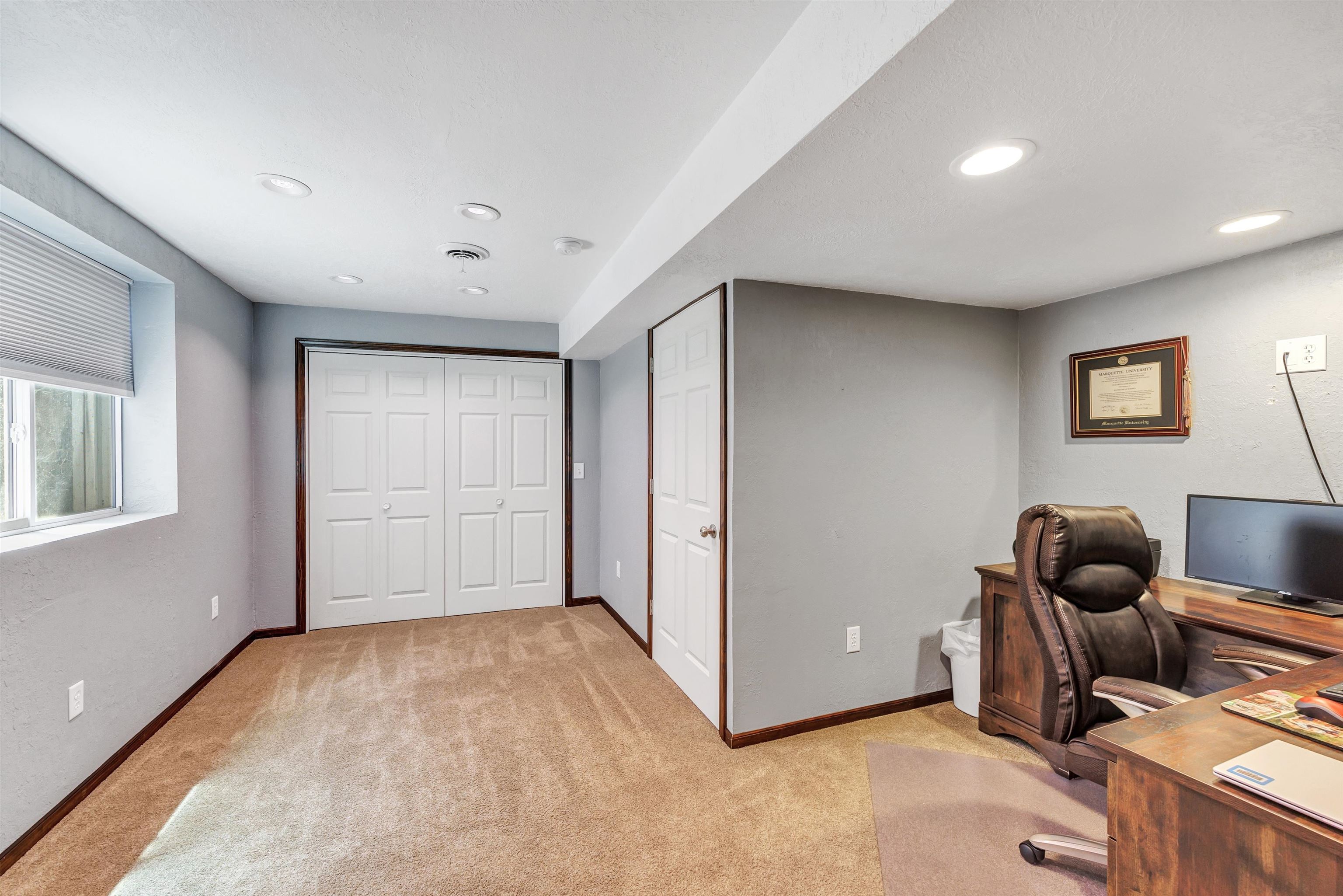 1659 Ontario Road Green Bay, WI 54311 - Photo 17 of 37
