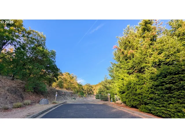 $348,300 | 0 Northeast Rocky Drive, Roseburg, OR 97470