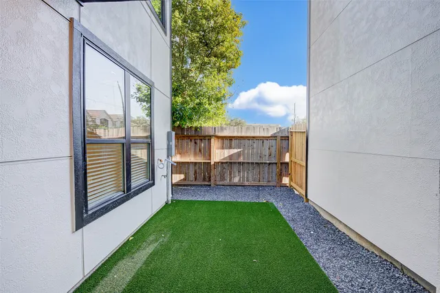 $3,890 | 1823 Prospect Street, Unit A, Houston, TX 77004