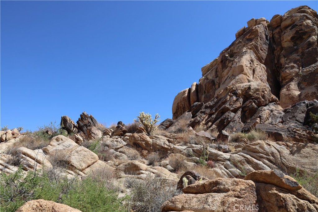 62070 Easterly Place Joshua Tree, CA 92252 - Photo 11 of 12 a view of a sky