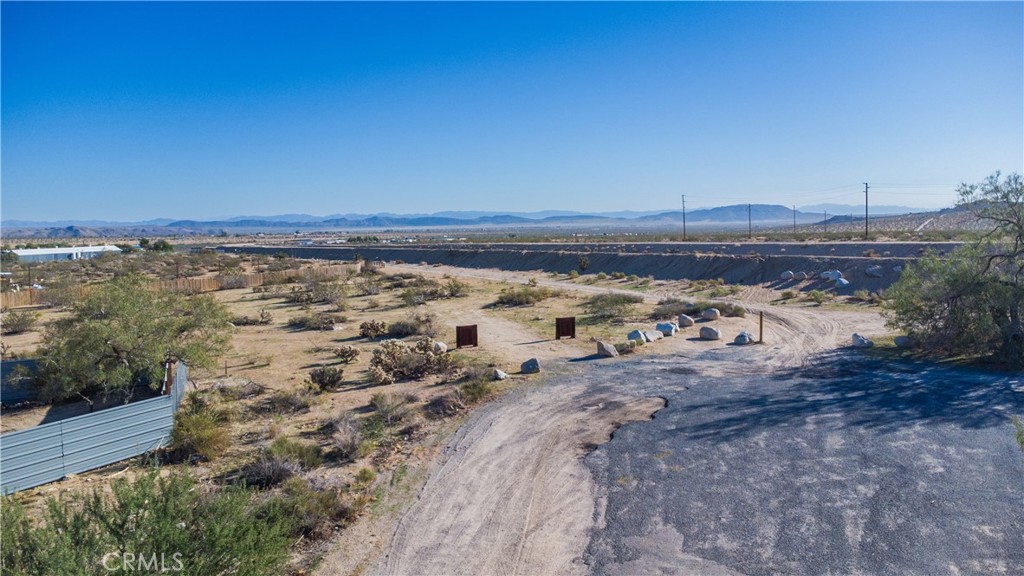 62070 Easterly Place Joshua Tree, CA 92252 - Photo 4 of 12 a view of ocean view with beach
