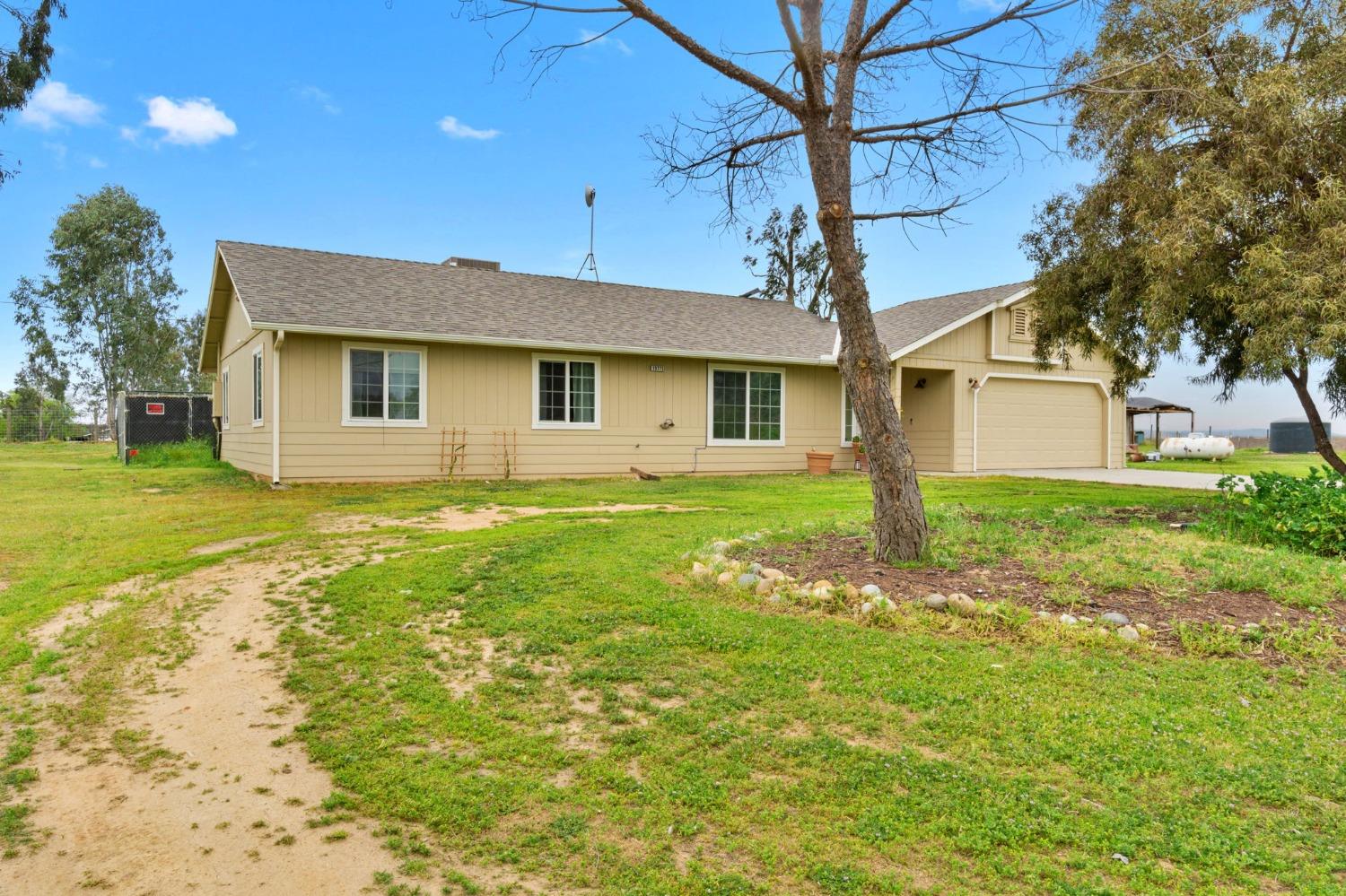 19775 Claremont Road Madera, CA 93638 - Photo 2 of 31 Gallery Image 2
