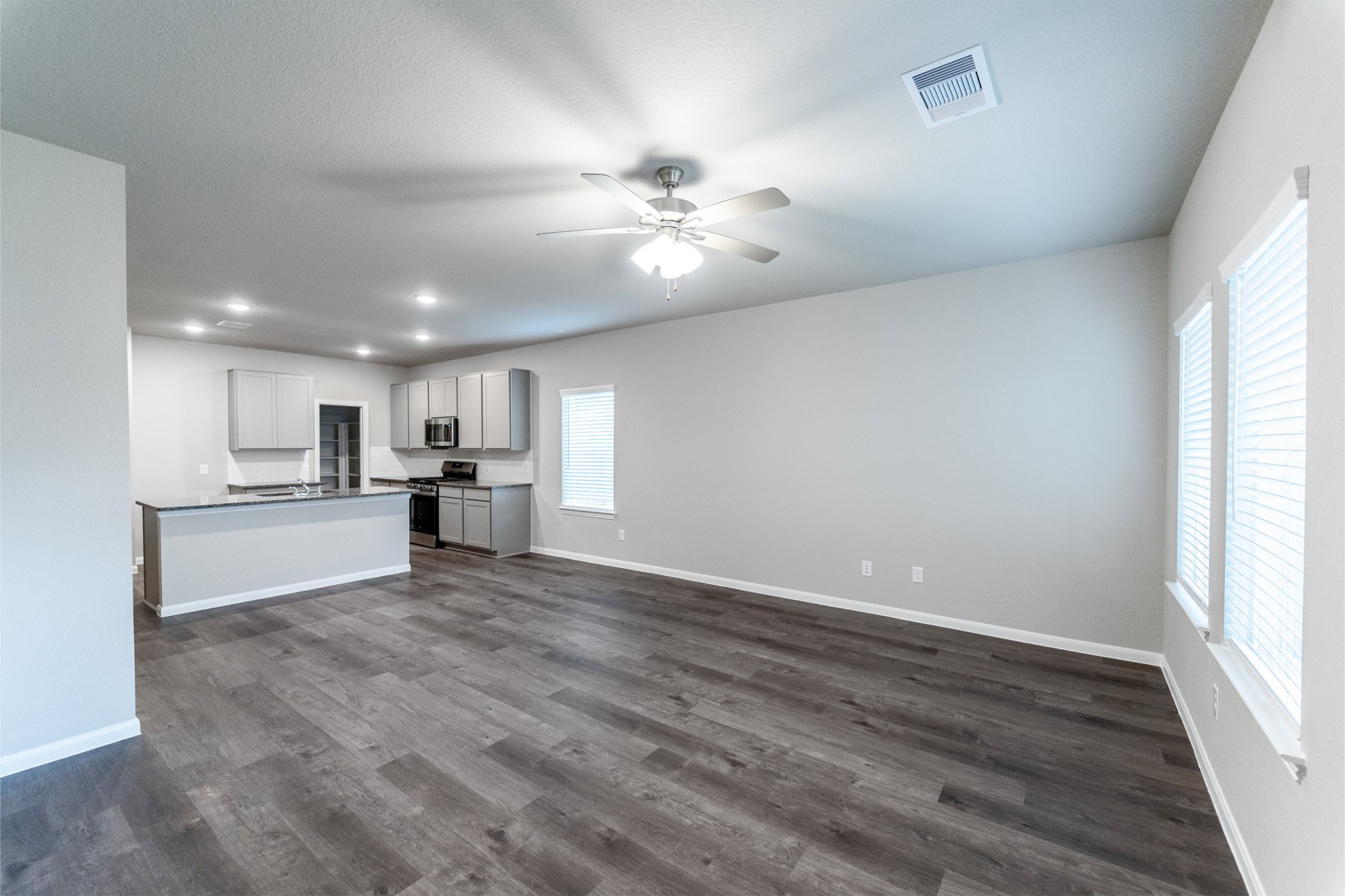 3187 Savannah Rose Drive Angleton, TX 77515 - Photo 4 of 20