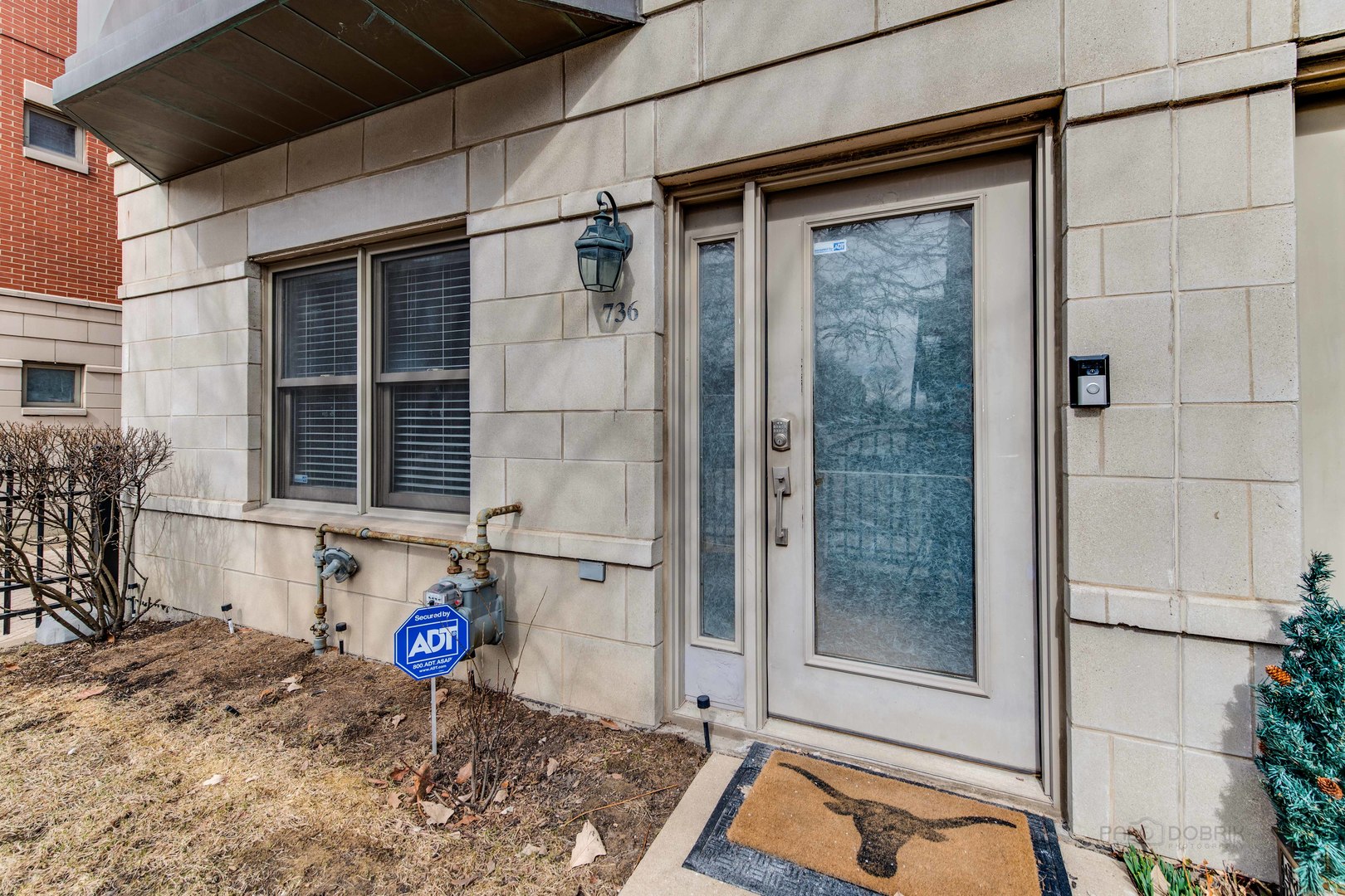 736 West 15th Street Chicago, IL 60607 - Photo 2 of 23 a view of a that has a sink and a window