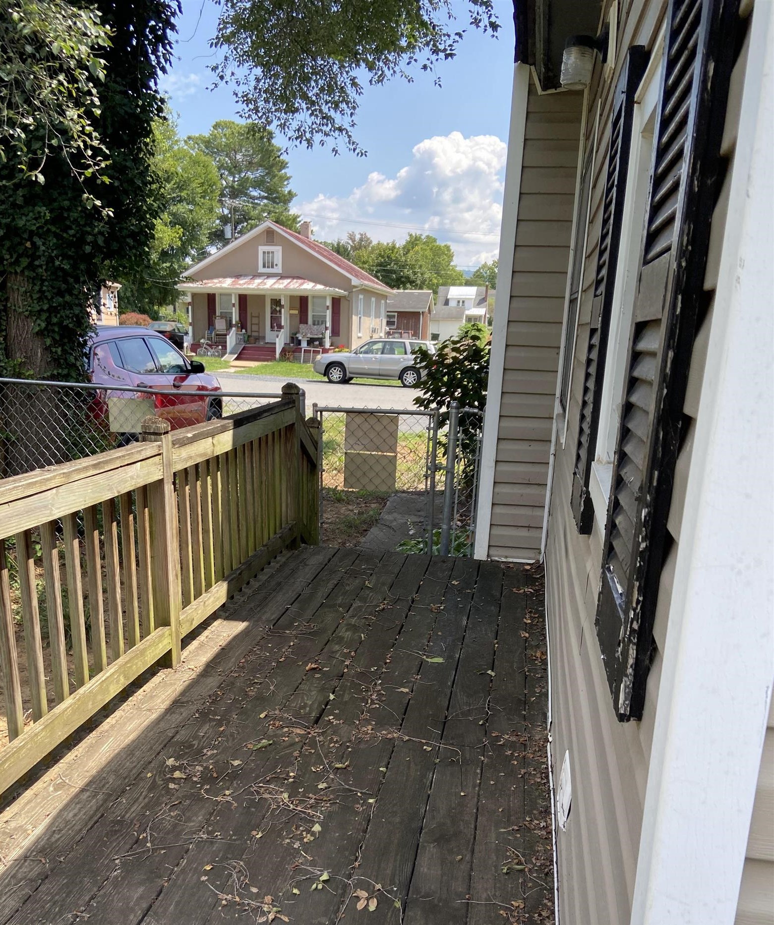 373 South Magnolia Avenue Waynesboro, VA 22980 - Photo 25 of 29 a balcony with furniture and a garden