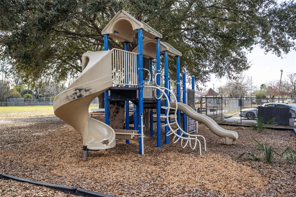 507 South Anderson Street Bunnell, FL 32110 - Photo 17 of 19 a view of a house with a yard
