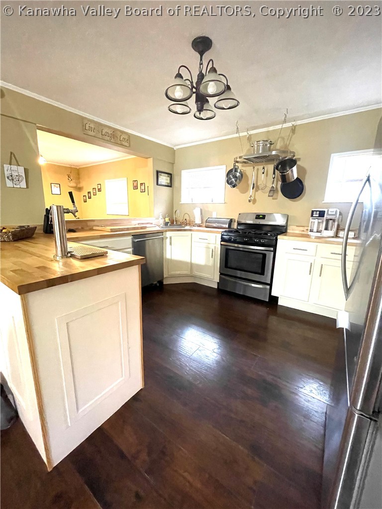 1038 Clay Road Spencer, WV 25276 - Photo 8 of 40 Gallery Image 8
