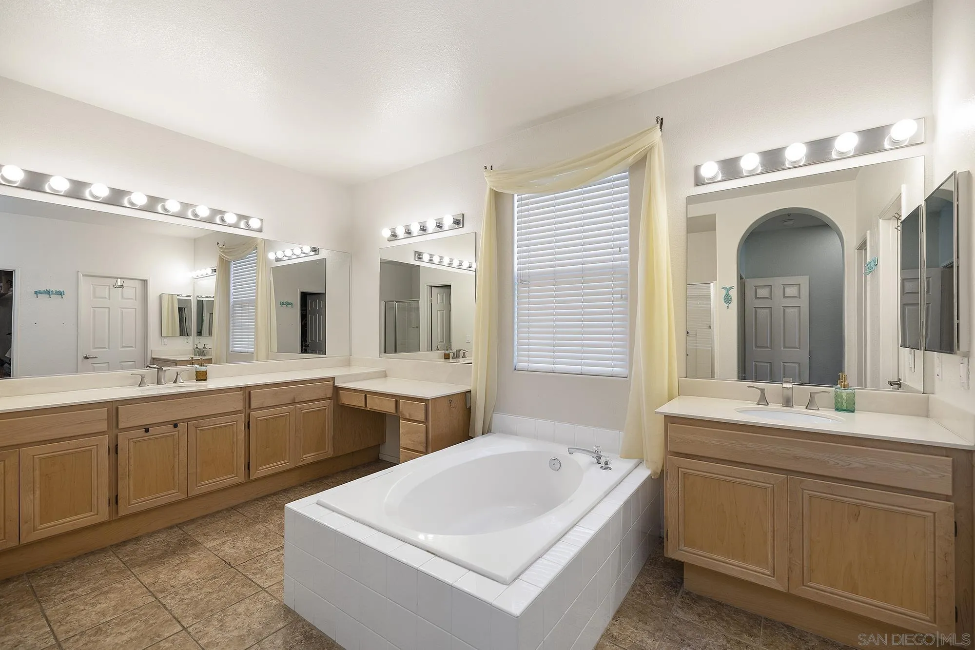 16378 Open View Road Ramona, CA 92065 - Photo 16 of 40 Gallery Image 16