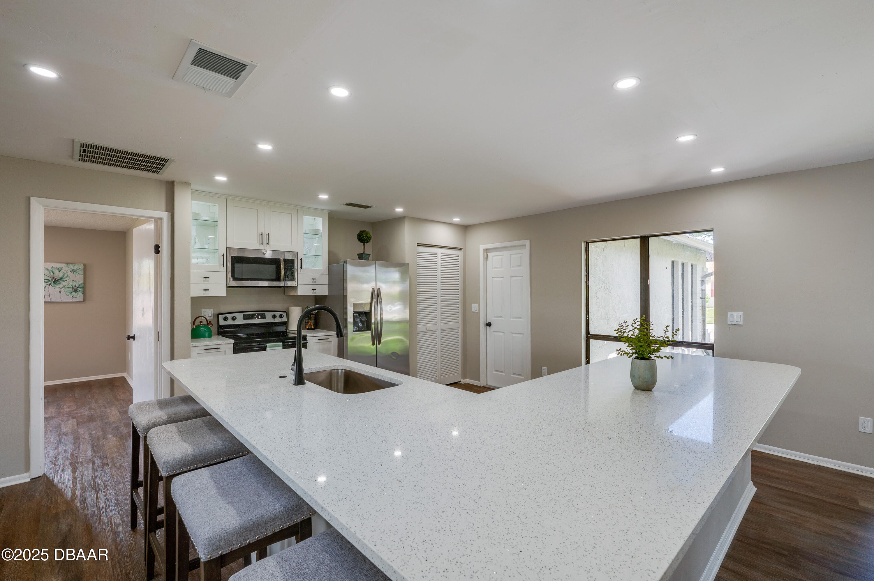 410 Sea Hawk Court Edgewater, FL 32141 - Photo 12 of 39 Kitchen