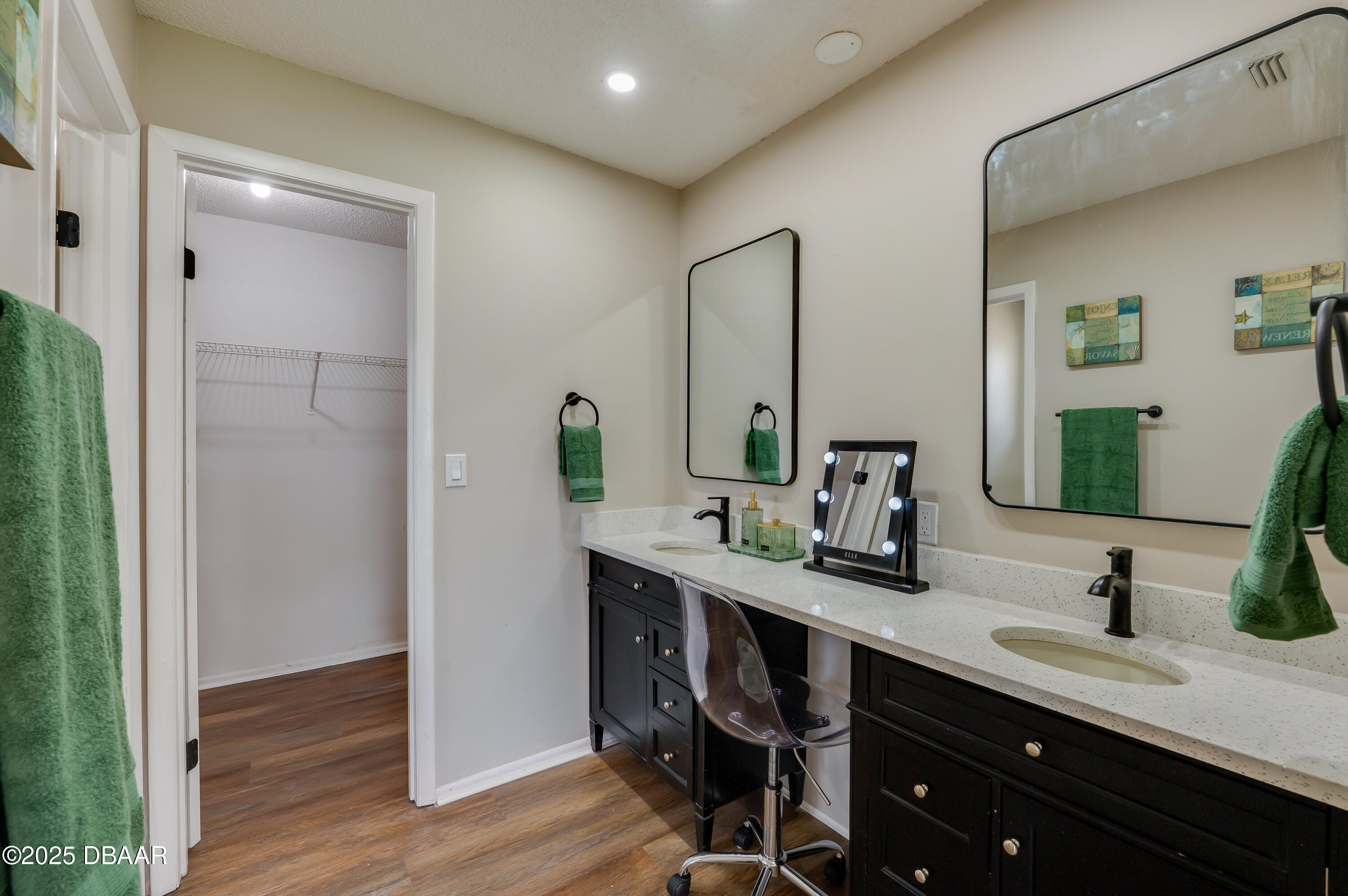 410 Sea Hawk Court Edgewater, FL 32141 - Photo 20 of 39 Primary Bathroom