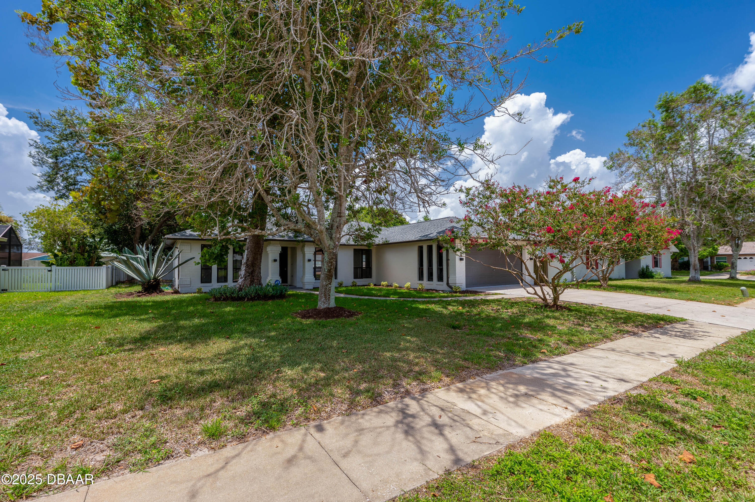 410 Sea Hawk Court Edgewater, FL 32141 - Photo 3 of 39 410 Sea Hawk Court