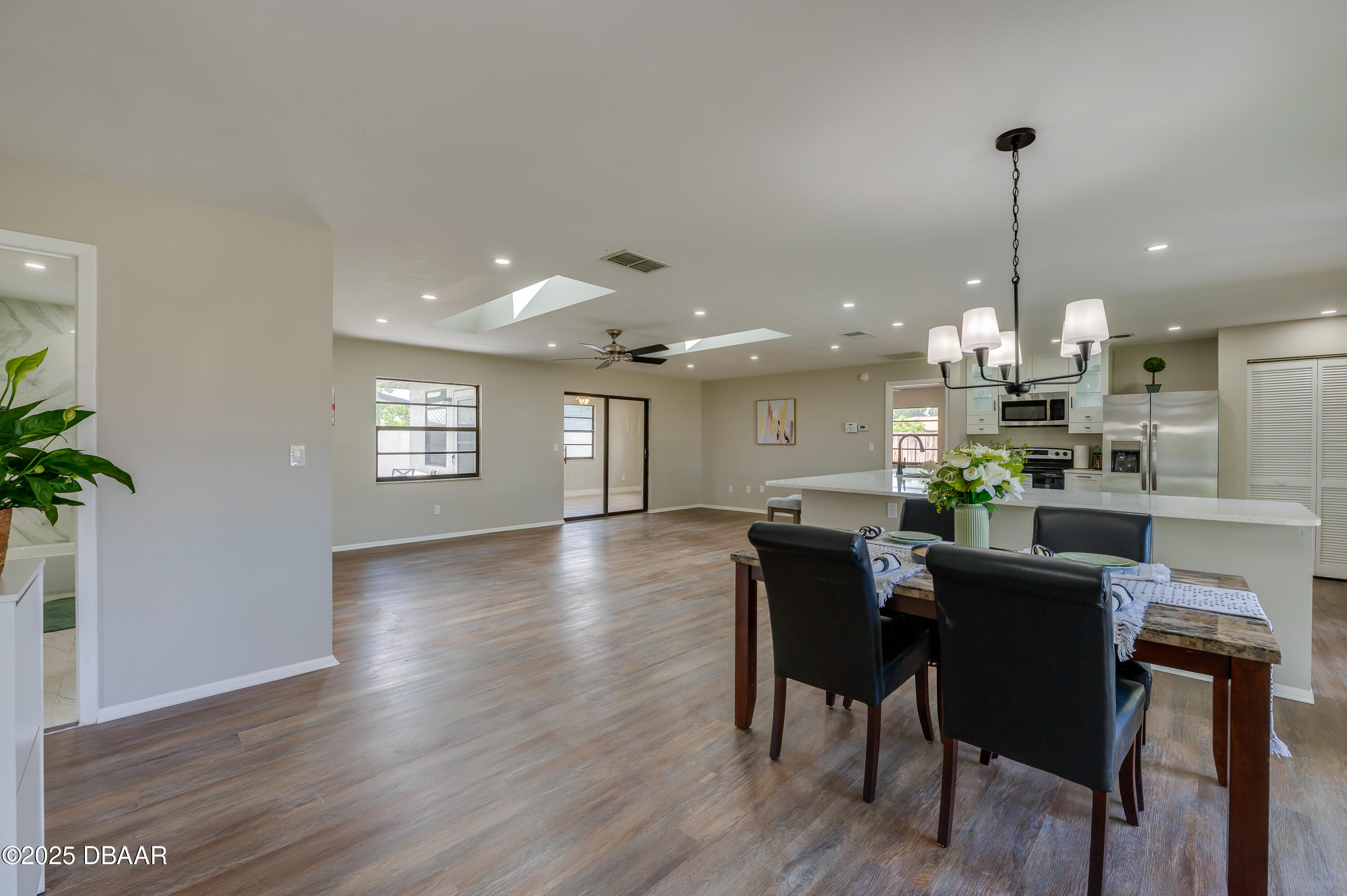 410 Sea Hawk Court Edgewater, FL 32141 - Photo 9 of 39 Dining Area