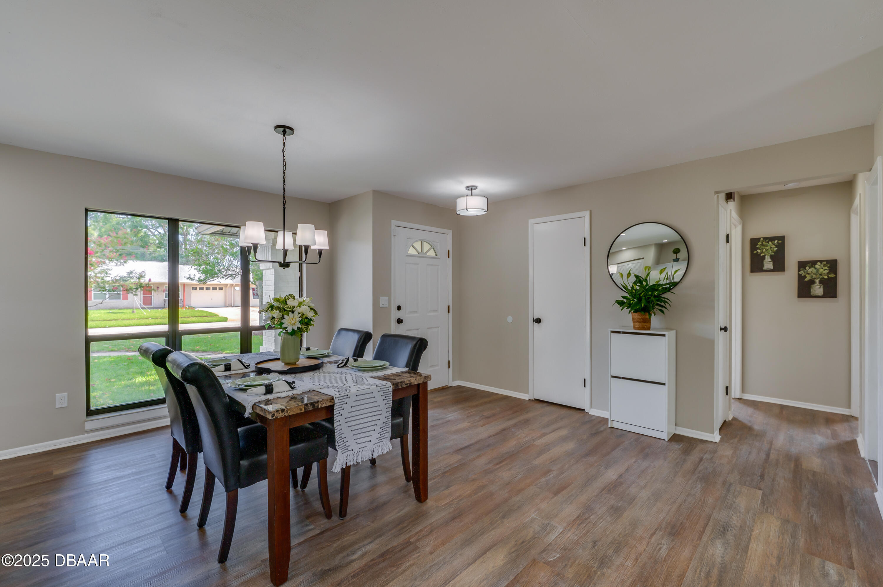 410 Sea Hawk Court Edgewater, FL 32141 - Photo 10 of 39 Dining Area