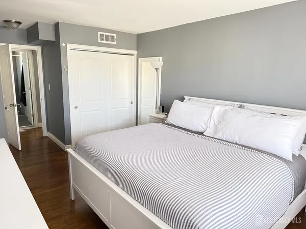 $197,500 | 160 Evergreen Road, Unit 12B, Edison, NJ 08837