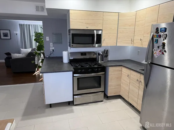 $197,500 | 160 Evergreen Road, Unit 12B, Edison, NJ 08837
