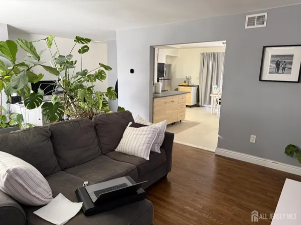 $197,500 | 160 Evergreen Road, Unit 12B, Edison, NJ 08837