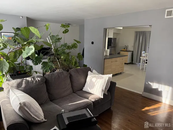 $197,500 | 160 Evergreen Road, Unit 12B, Edison, NJ 08837