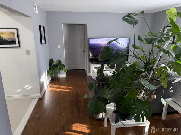 $197,500 | 160 Evergreen Road, Unit 12B, Edison, NJ 08837