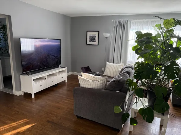 $197,500 | 160 Evergreen Road, Unit 12B, Edison, NJ 08837