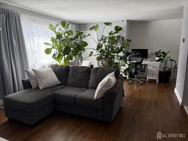 $197,500 | 160 Evergreen Road, Unit 12B, Edison, NJ 08837