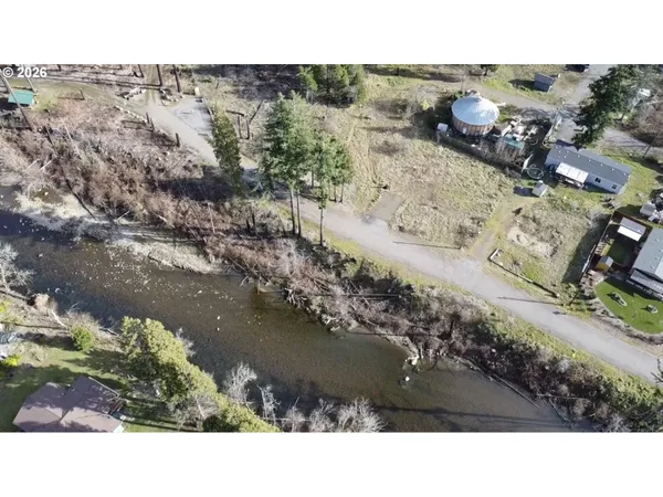 $225,000 | 51800 Rose Street, Unit 2, Blue River, OR 97413