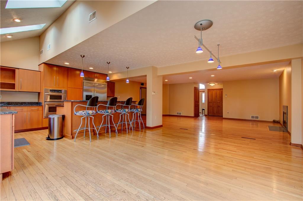 630 Hemlock Road Coraopolis, PA 15108 - Photo 7 of 25 Gallery Image 7