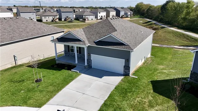 $349,990 | 811 Bentley Drive, Belton, MO 64012