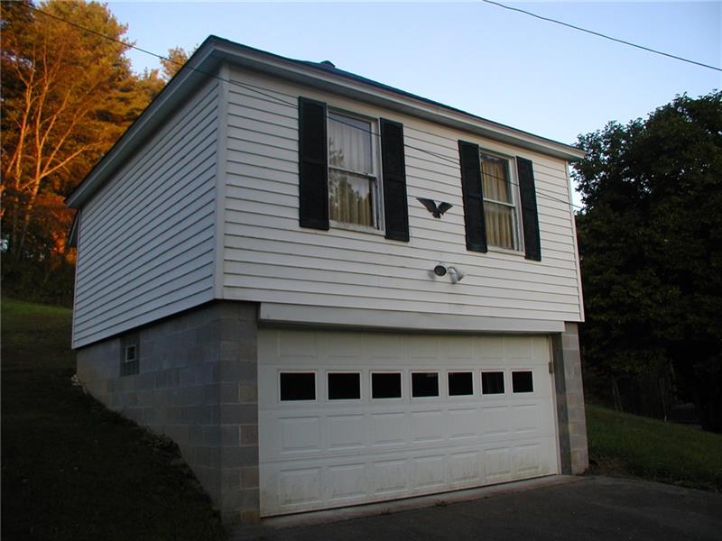 159 Pierce Avenue Butler, PA 16001 - Photo 6 of 25
