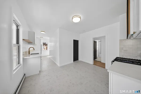 $3,600 | 259 Laurel Avenue, Unit 2, Bridgeport, CT 06605