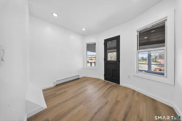 $3,600 | 259 Laurel Avenue, Unit 2, Bridgeport, CT 06605
