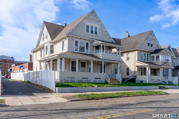 $3,600 | 259 Laurel Avenue, Unit 2, Bridgeport, CT 06605