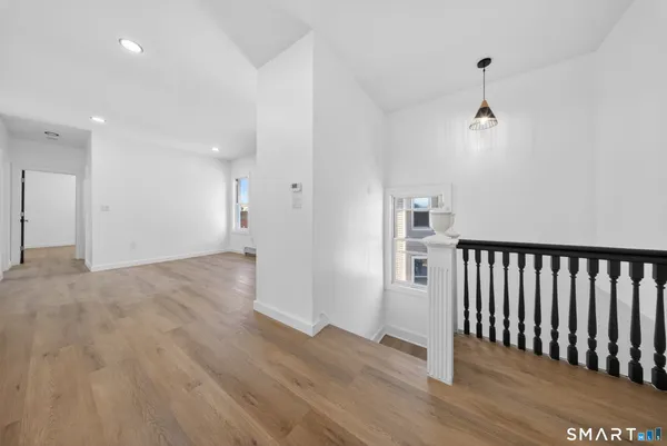 $3,600 | 259 Laurel Avenue, Unit 2, Bridgeport, CT 06605