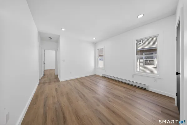 $3,600 | 259 Laurel Avenue, Unit 2, Bridgeport, CT 06605