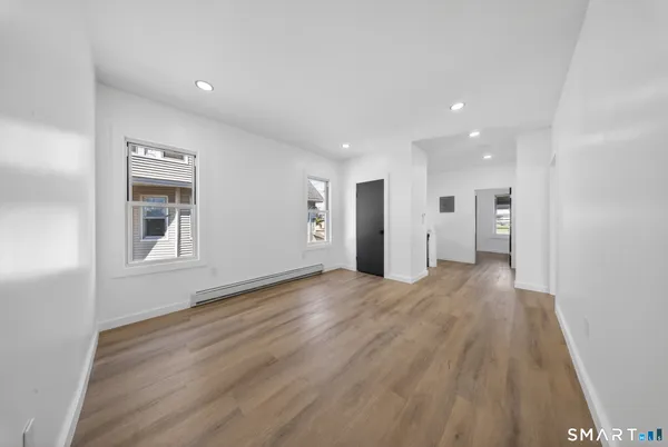 $3,600 | 259 Laurel Avenue, Unit 2, Bridgeport, CT 06605