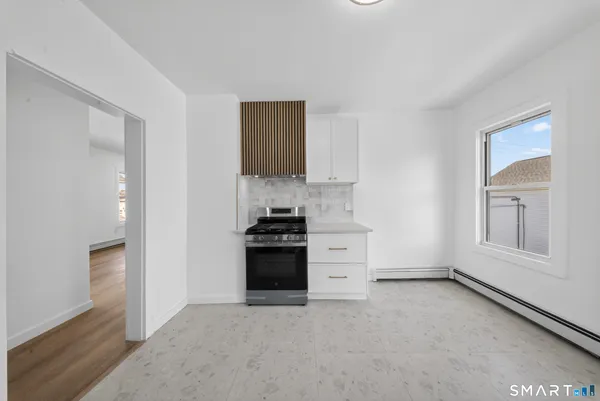 $3,600 | 259 Laurel Avenue, Unit 2, Bridgeport, CT 06605