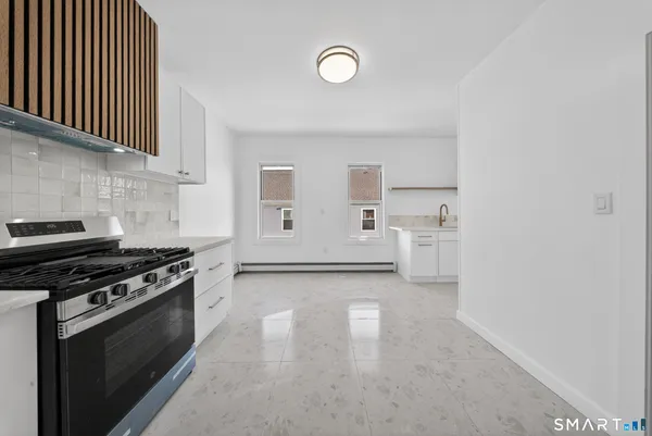 $3,600 | 259 Laurel Avenue, Unit 2, Bridgeport, CT 06605