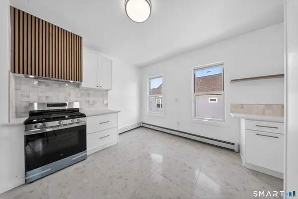 $3,600 | 259 Laurel Avenue, Unit 2, Bridgeport, CT 06605