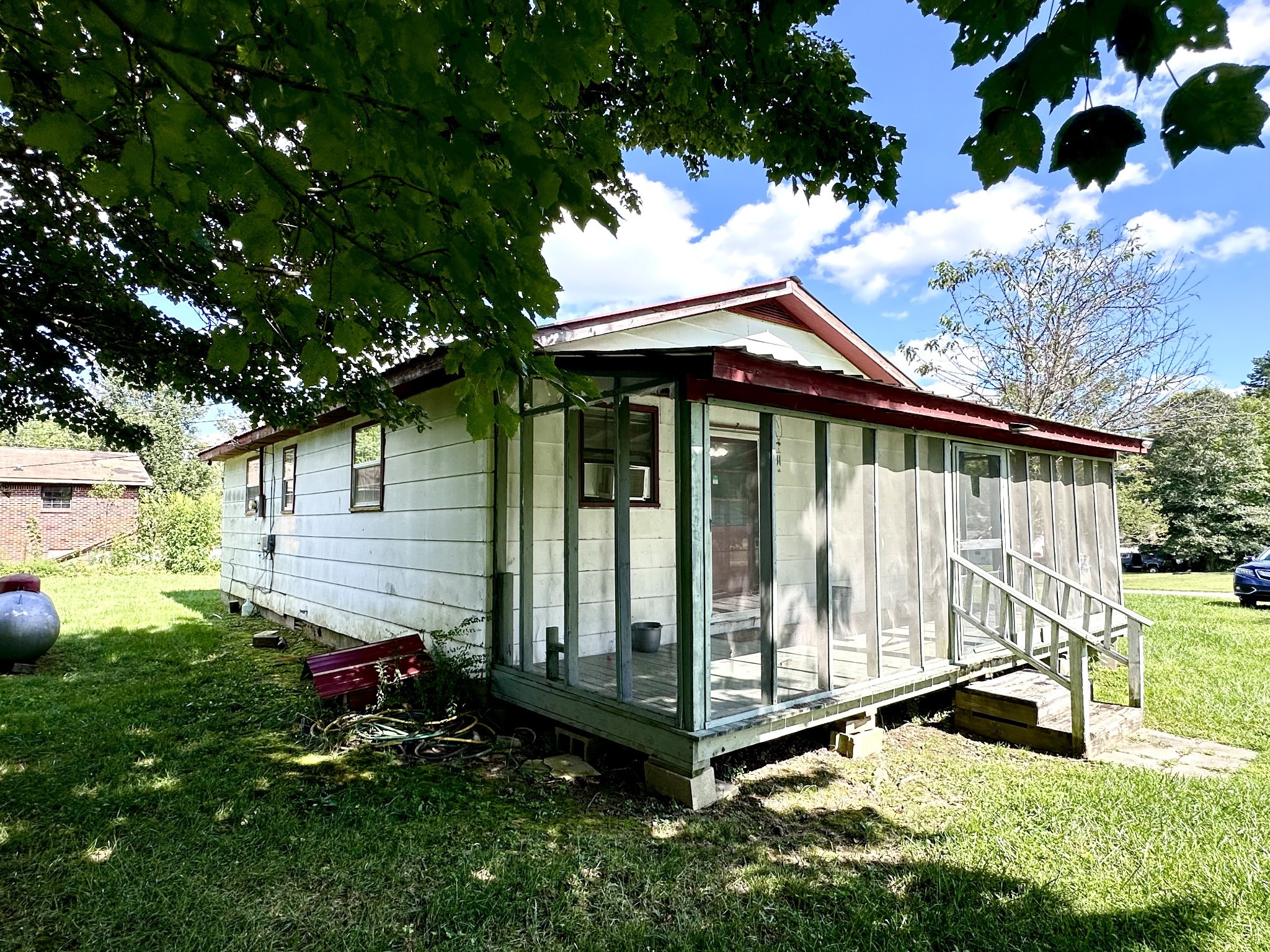 121 Dell Road Gruetli Laager, TN 37339 - Photo 19 of 35 a view of backyard with a tub