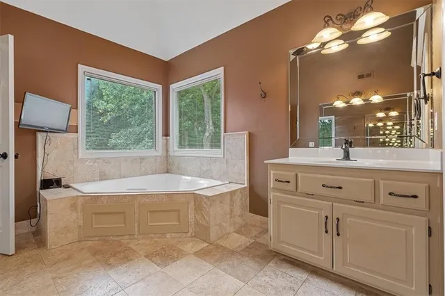 $3,650 | 5932 North Liston Court, Kansas City, MO 64151